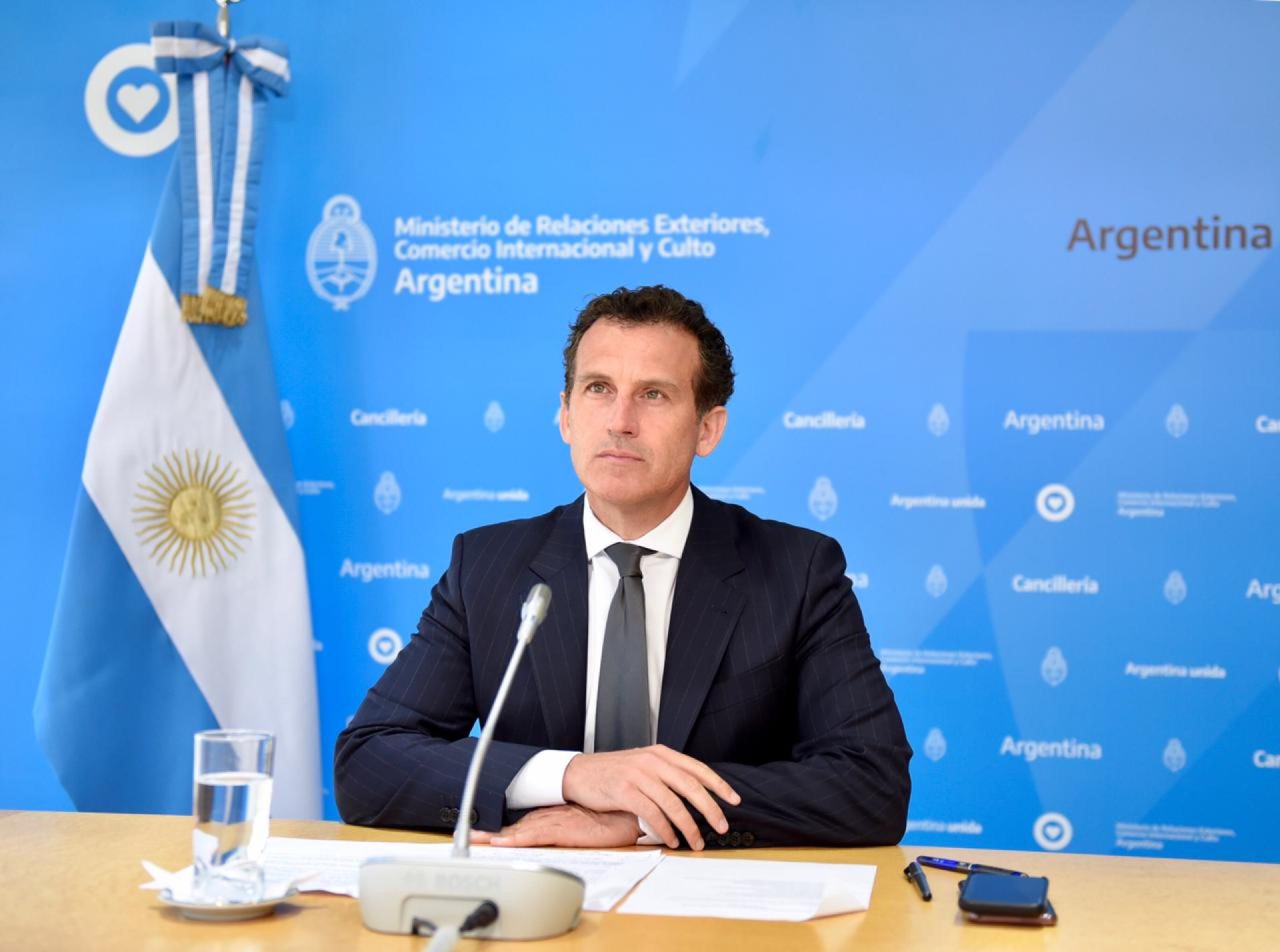 CHAVES: “HEMOS DESALENTADO LA SALIDA DE LA ARGENTINA CON FINES TURÍSTICOS”