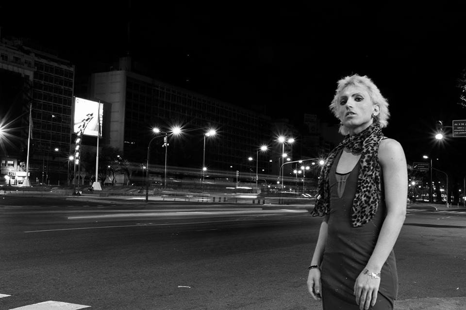 AMBAR VEGA PRESENTA SU OBRA "DIOSA".