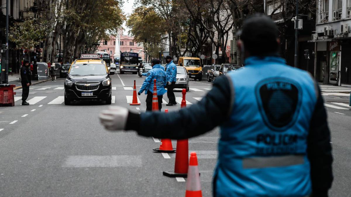 COVID: ACUERDAN REFORZAR LOS CONTROLES EN CABA PARA BAJAR LOS CONTAGIOS