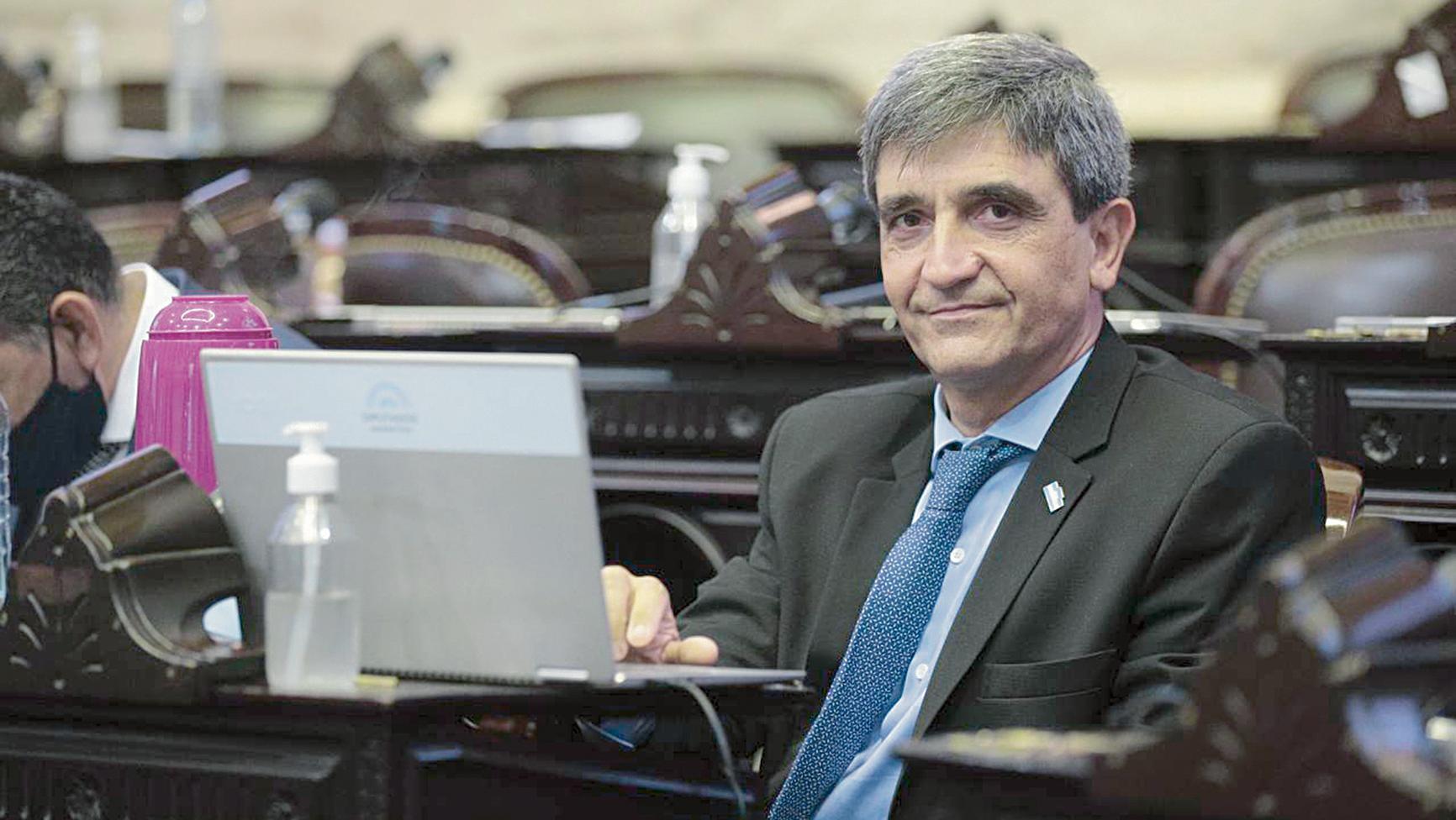 YEDLIN: “PENSAMOS EN UN SISTEMA DE SALUD MÁS EFICIENTE”