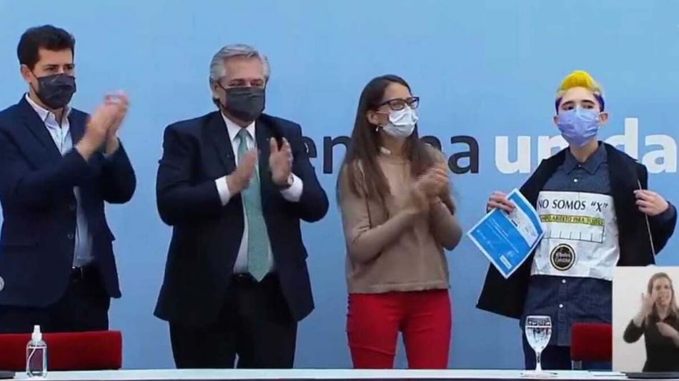 SASA TESTA: “EL DNI NO BINARIO ES UN ACTO DE JUSTICIA SOCIAL”