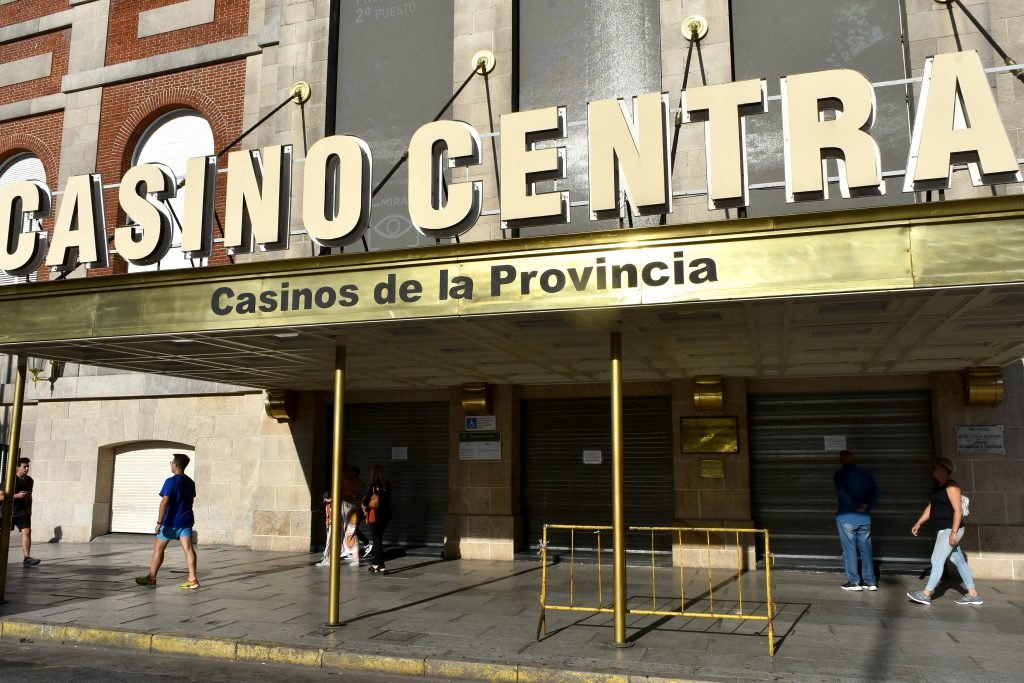 MAR DEL PATA: REAPERTURA DE LOS CASINOS SOLO PARA TRAGAMONEDAS
