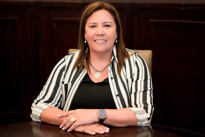 LUCRECIA EGGER: “HAY UNA BIBLIOTECA ENTERA QUE DICE QUE LOS MUNICIPIOS PUEDEN COMPRAR VACUNAS POR SU AUTONOMÍA”