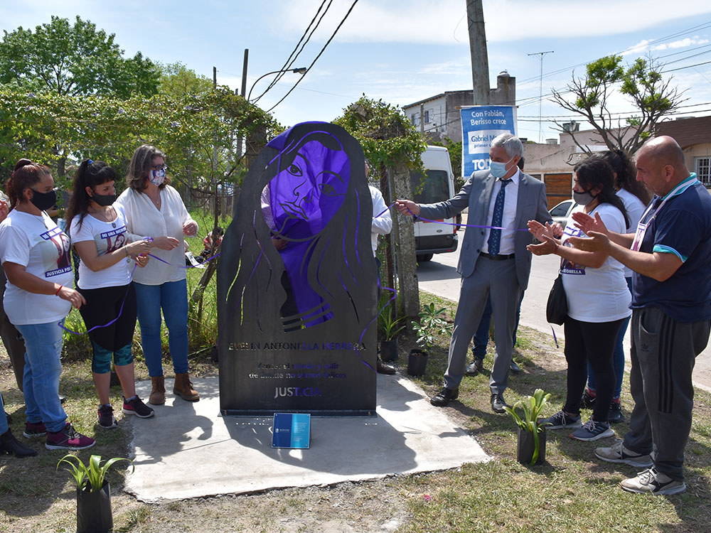 HOMENAJEAN EN BERISSO A EVELIN ANTONELLA HERRERA