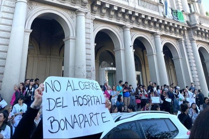 JAVIER RÍOS: “ESTÁN VACIANDO EL HOSPITAL”