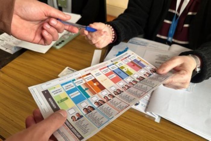 GUSTAVO MASÓN EXPLICÓ EL PROCEDIMIENTO DE VOTACIÓN CON LA BOLETA ÚNICA DE PAPEL