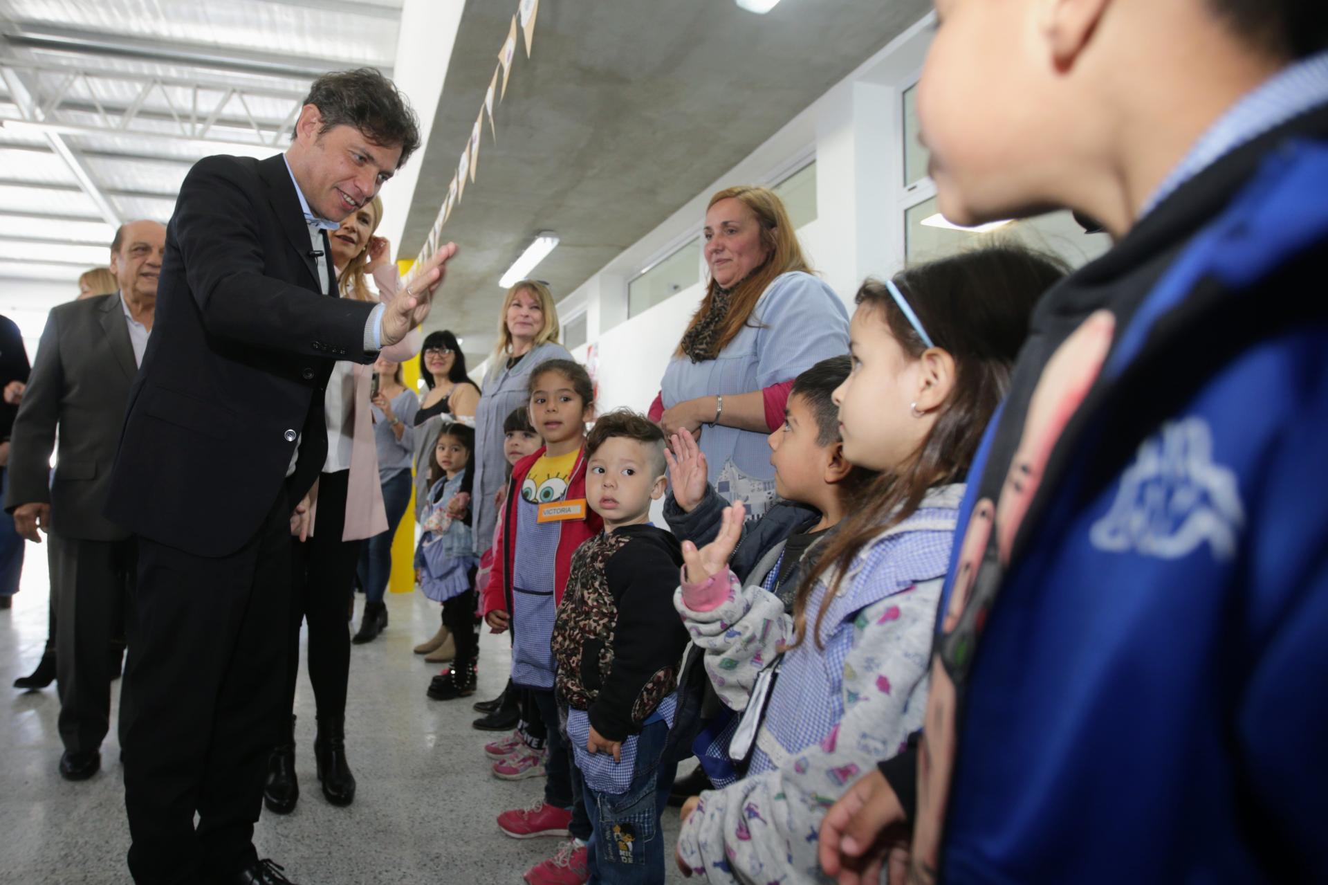 KICILLOF: "HICIMOS UNA ESCUELA CADA 10 DÍAS"