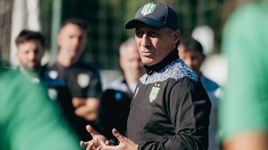 PEDRO TROGLIO: “LA SITUACIÓN ACTUAL ES QUE SEGUIMOS COMPROMETIDOS CON EL DESCENSO”