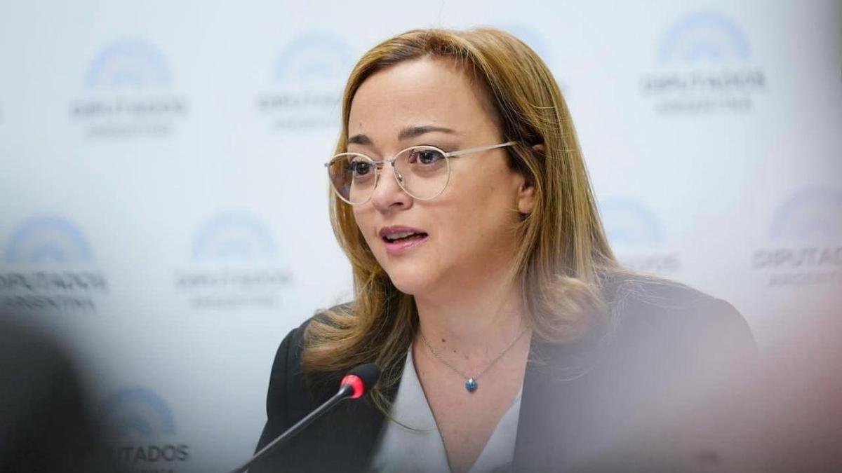 CECILIA MOREAU: “EL PUEBLO MOVILIZADO TIENE QUE CUIDAR LA INTEGRIDAD DE CRISTINA”
