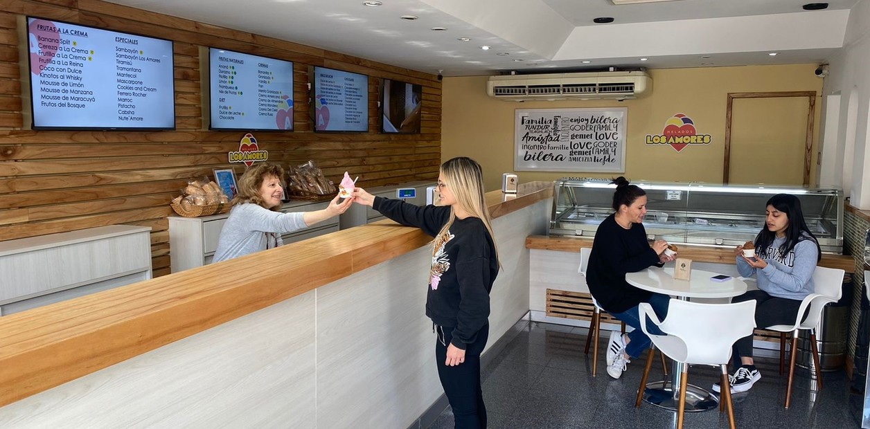 DIEGO ACHILLI: “EL CONSUMO DE HELADOS CAYÓ UN 25 %”