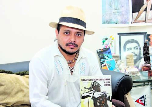 CRISTIAN AVESILLAS PRESENTARÁ LIBRO DE POESÍAS EN ARGENTINA