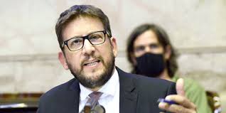 HERNÁN PÉREZ ARAUJO: CON LA OPOSICIÓN "CUESTA ENTRAR EN UNA DISCUSIÓN RAZONABLE"