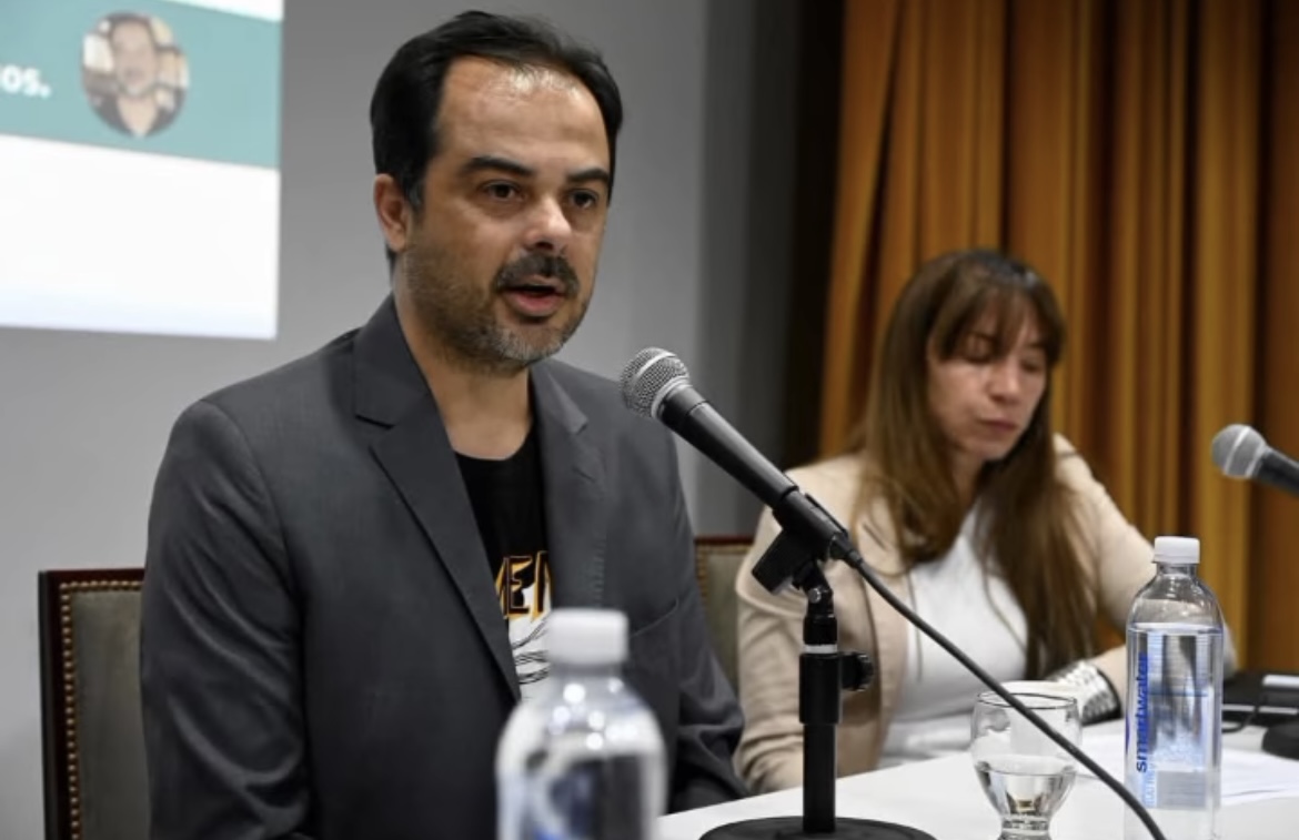 MARTÍN BURGOS: “LO QUE QUERÍA JAVIER MILEI ES QUE TRES TIPOS MANEJEN EL DINERO DEL PAÍS”