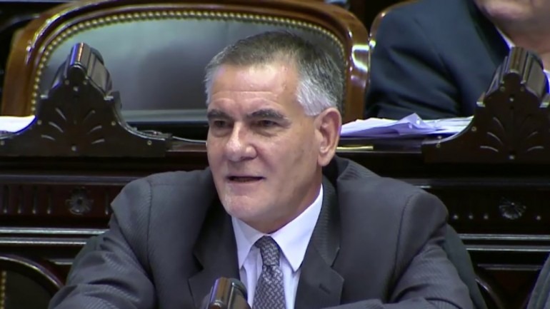 CARLOS CASTAGNETO: “QUÉ SABRÁ ADORNI PARA QUE EL PRESIDENTE NO LO TOQUE”