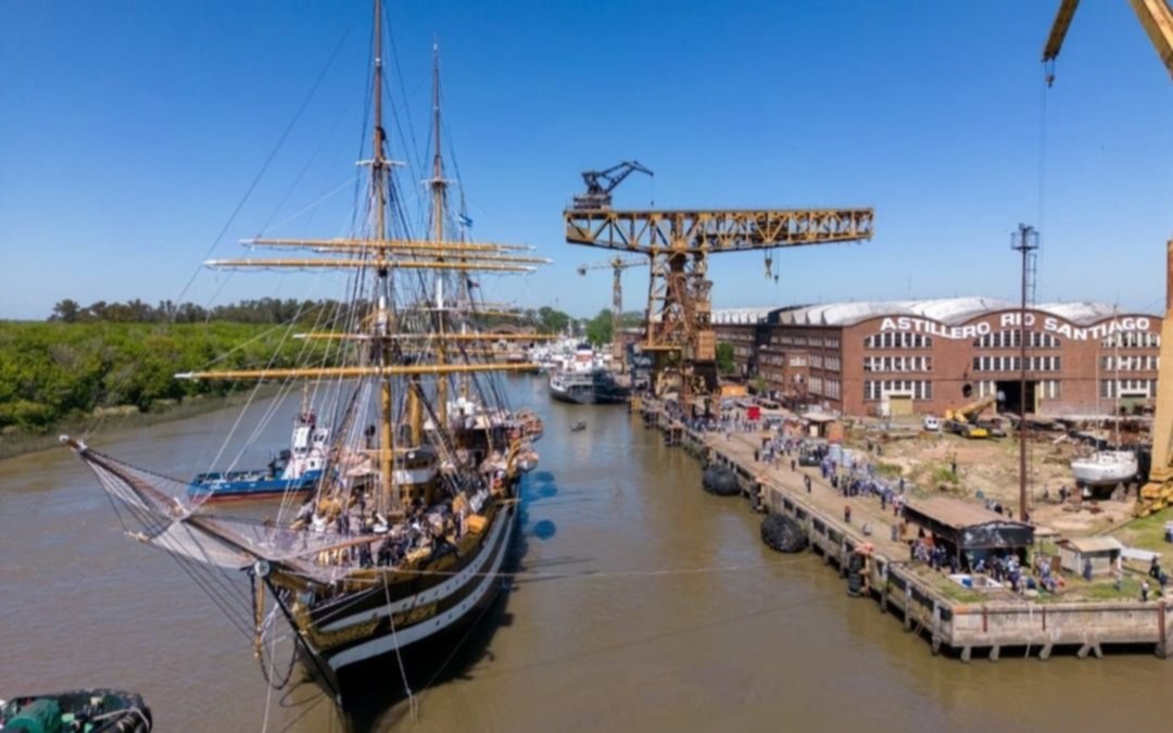 LUEGO DE SU REPARACIÓN EN RÍO SANTIAGO LA FRAGATA ITALIANA AMERIGO VESPUCCI VOLVIÓ A NAVEGAR
