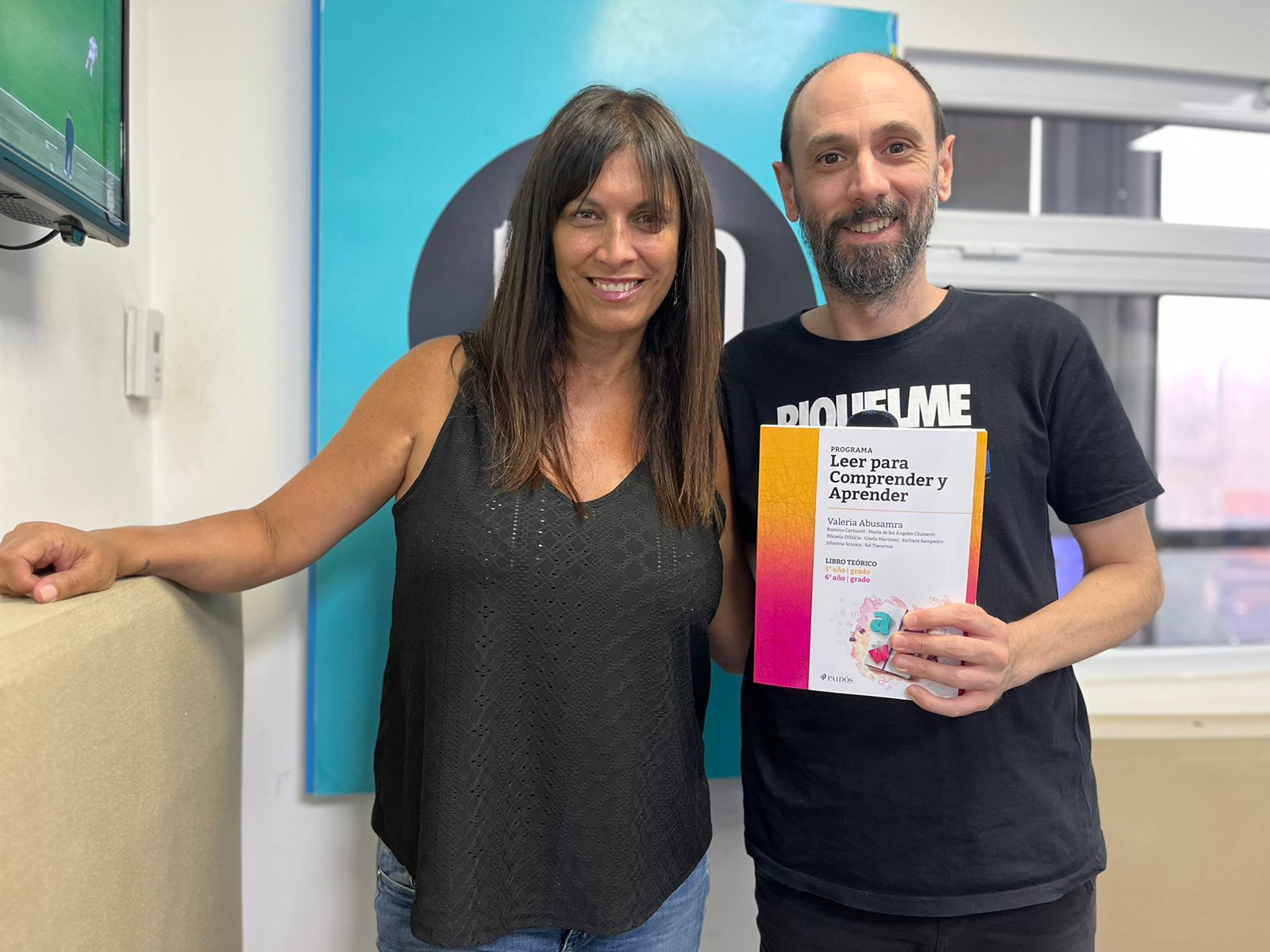 VALERIA ABUSAMRA: “NADIE NACE SABIENDO NI LEER NI ESCRIBIR, TENÉS QUE ENSEÑARLO Y EJERCITARLO”