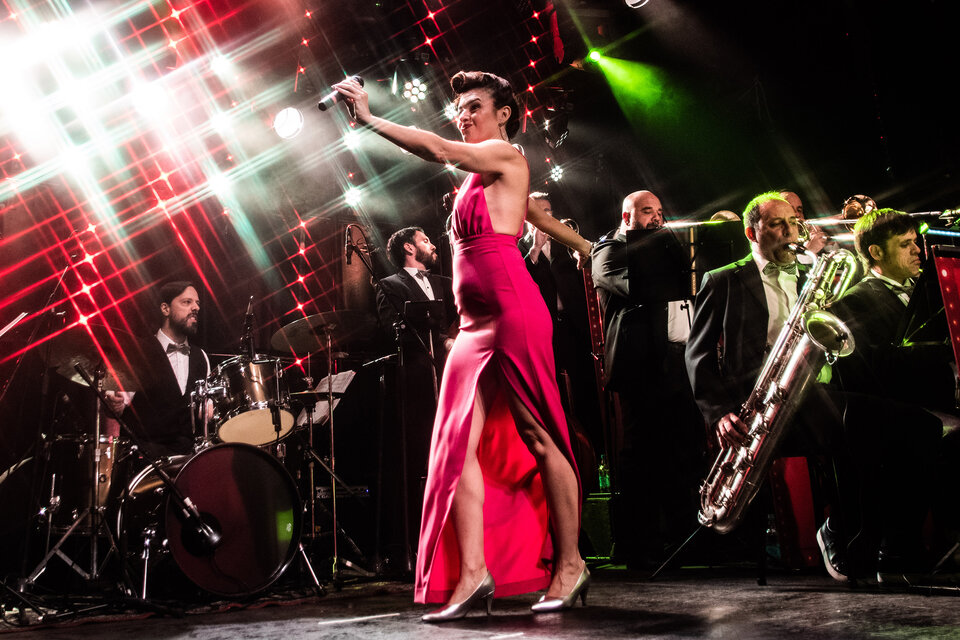 LA TRASTIENDA BAILÓ AL RITMO DE LA ELIZABETH KARAYEKOV BIG BAND