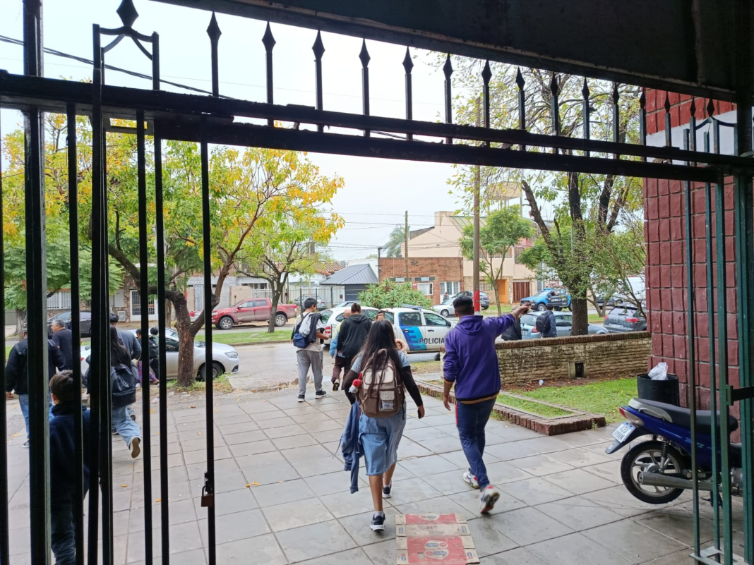 BUSCAN DAR RESPUESTAS A LOS MENSAJES INTIMIDATORIOS EN LAS ESCUELAS