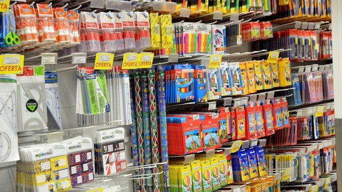 SE NECESITAN $300 MIL, COMO MÍNIMO, PARA MANDAR A 2 NIÑOS A LA ESCUELA