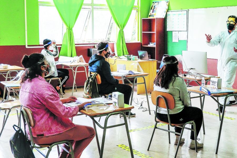 EL DOCTOR ATIENZA EXPRESÓ QUE “ES INVIABLE EL INICIO DE CLASES”