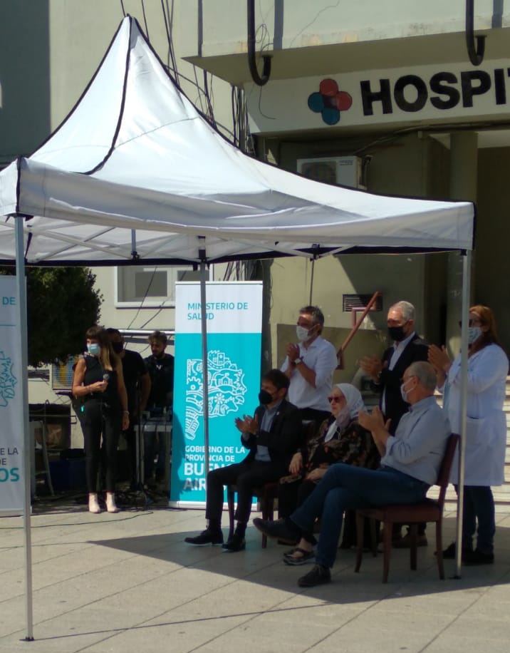 DESCUBREN UN MURAL PARA AGRADECER A LOS TRABAJADORES DE LA SALUD