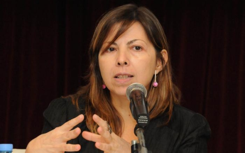 “LOS ANUNCIOS DE BATAKIS SON UN MENSAJE PARA LOS MERCADOS”