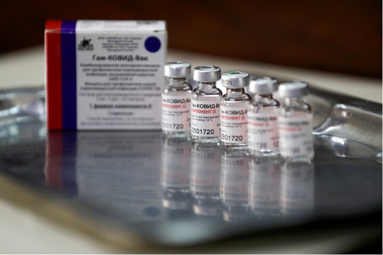 DESDE “THE LANCET” ESPERAN QUE “LA GENTE SE VUELQUE A LA VACUNACIÓN”