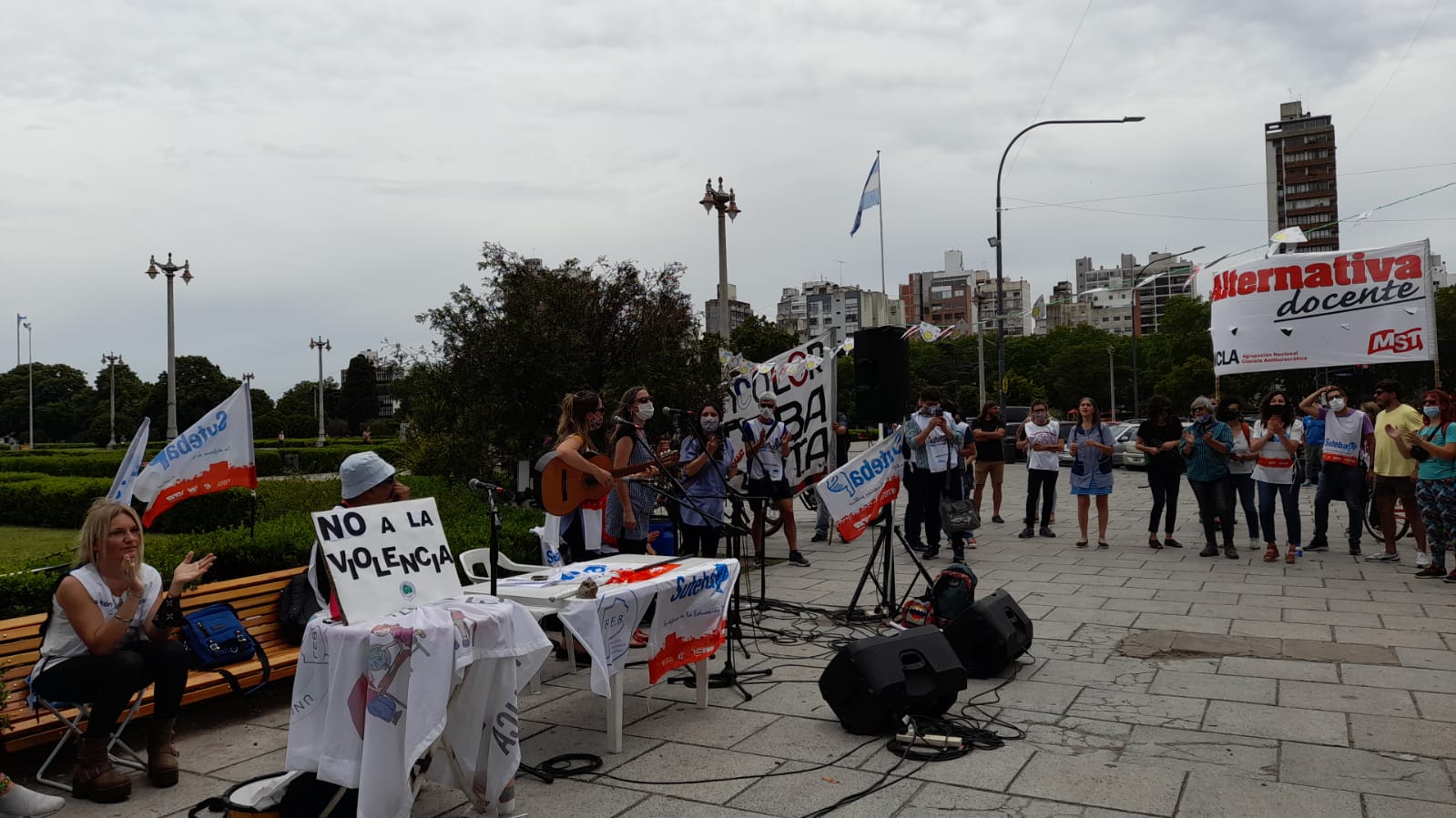 EL BLOQUE SINDICAL DOCENTE REALIZA UNA JORNADA DE VISIBILIZACIÓN