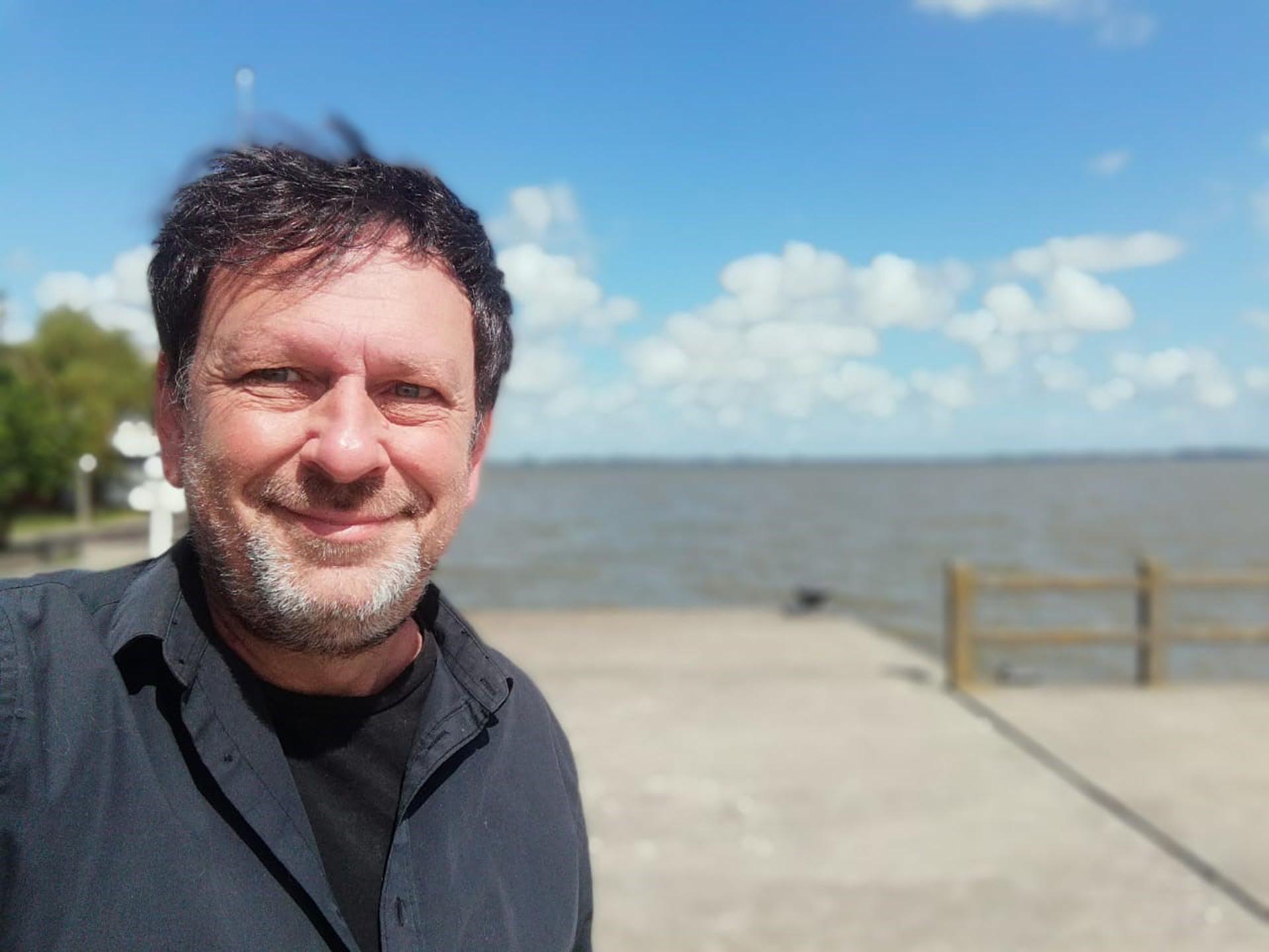 ADRIÁN KOROL: RADIO AFICIONADO Y FUNDAMENTALISTA DE CHASCOMÚS