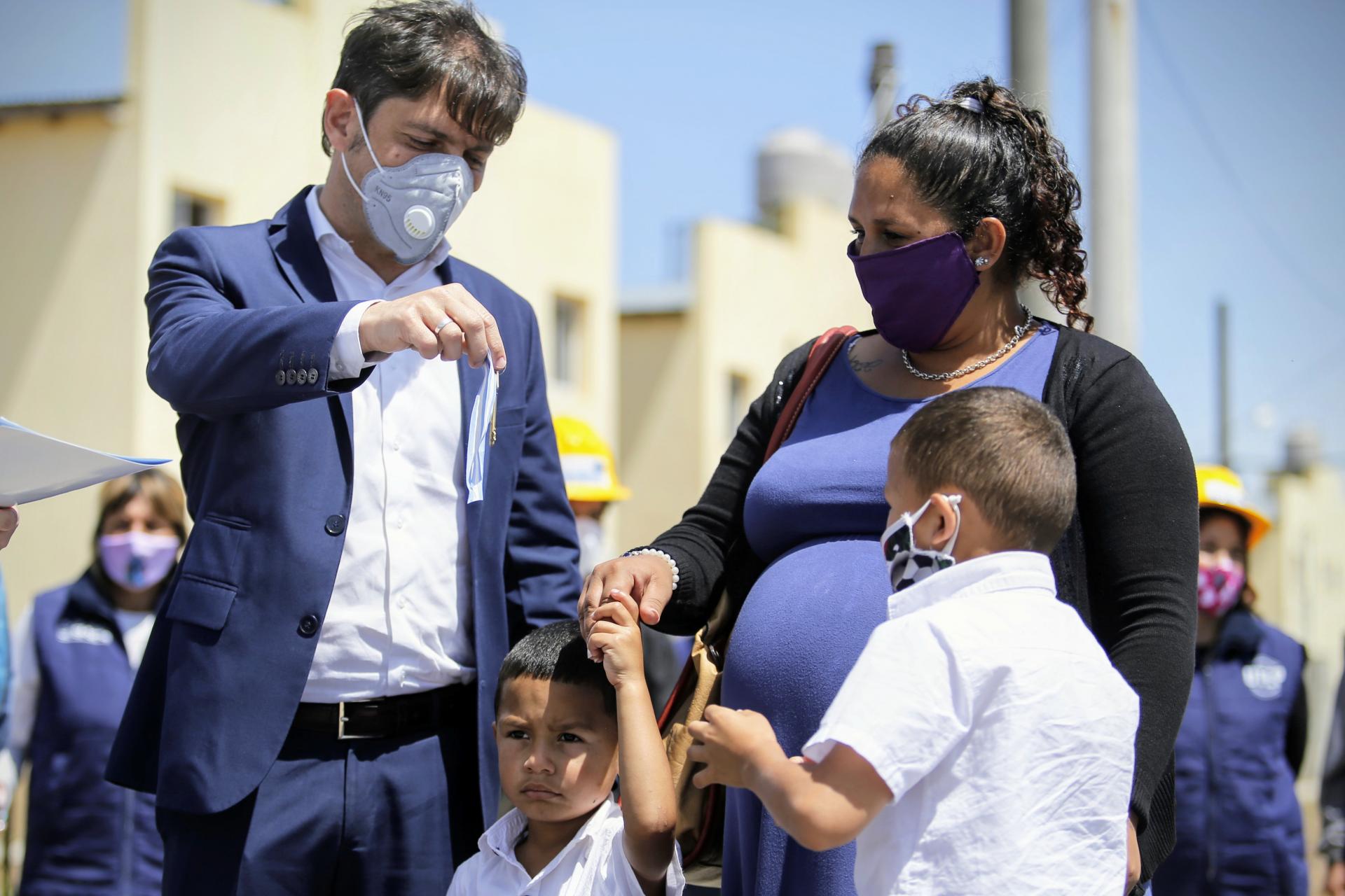 KICILLOF: “NOS EMOCIONA COMO EL PUEBLO SE ORGANIZA Y TRABAJA”