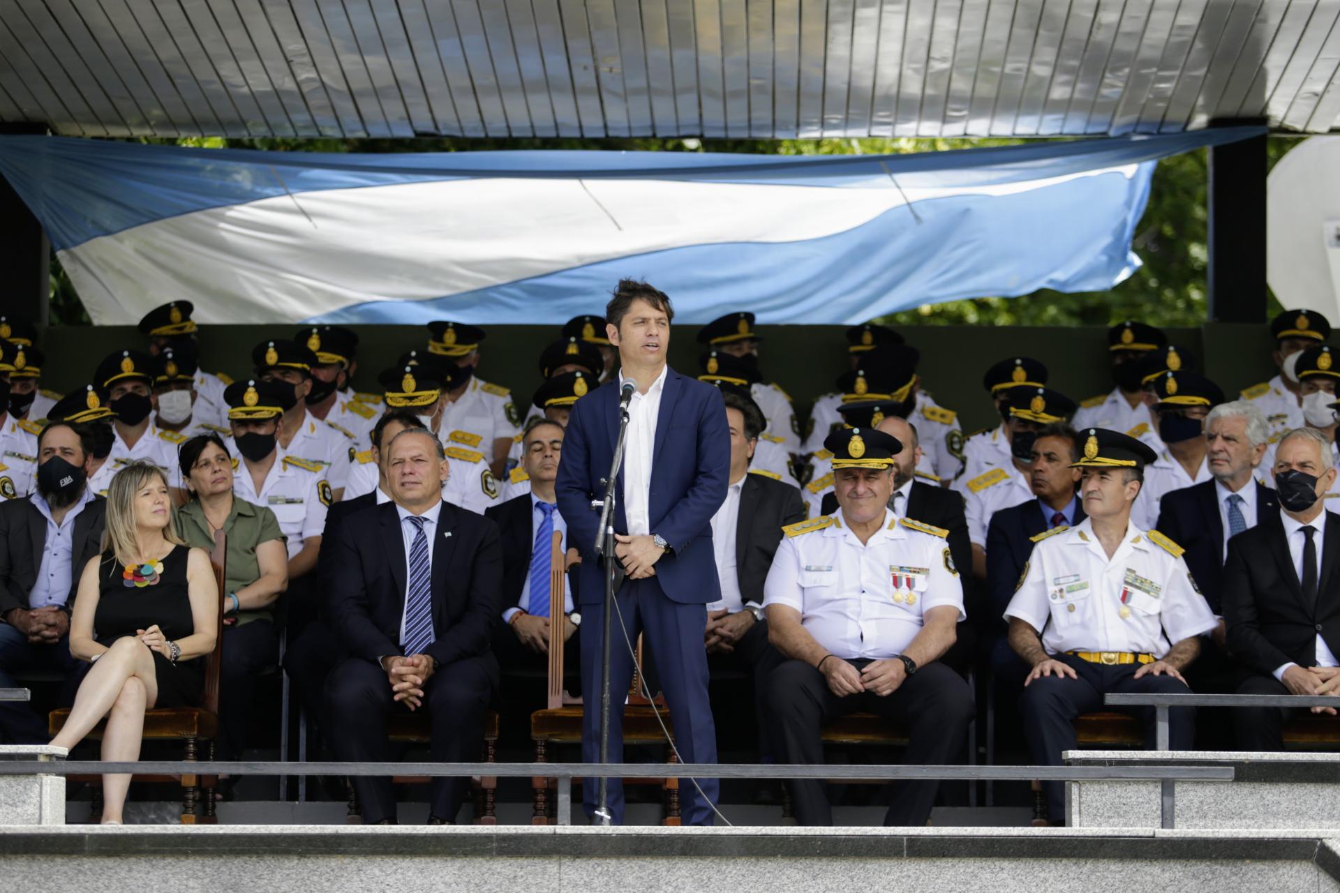 AXEL KICILLOF: “NECESITAMOS UNA POLICÍA MÁS HUMANA”