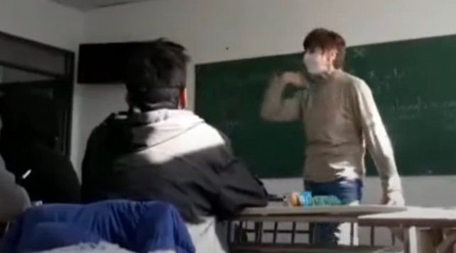 "LA SITUACIÓN DE LA DOCENTA SE DEBERÍA HABER RESUELTO EN LA ESCUELA"