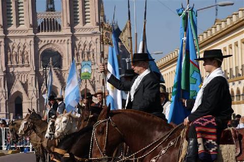 REGRESA LA VIRGEN DE SALTA Y HOMENAJE A GÜEMES