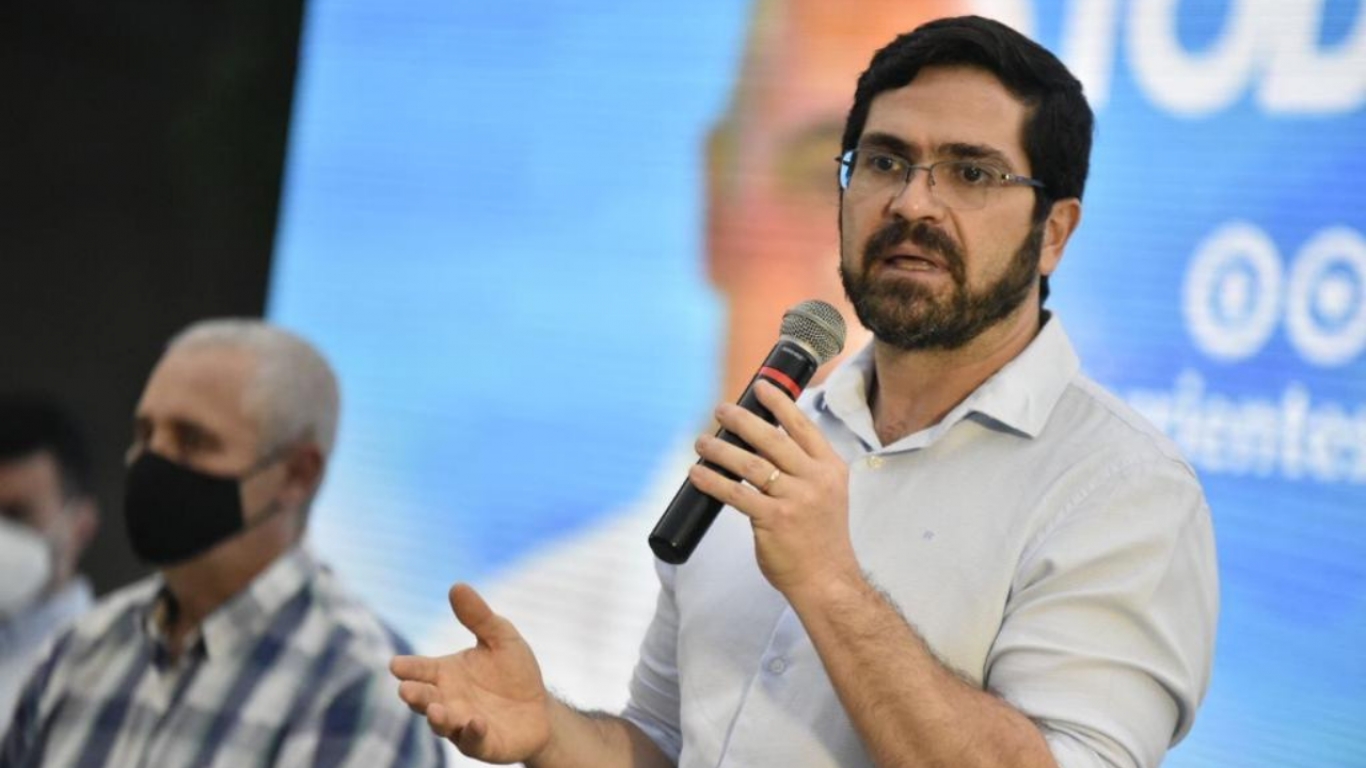 MARTÍN BARRIONUEVO:" EL PASE SANITARIO TIENE QUE VER CON INCENTIVAR LA VACUNACIÓN"