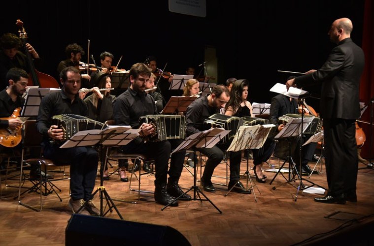 “QUE JÓVENES DE 20 Y PERSONAS DE 90 COMPARTAN UN ESPACIO ES UN MILAGRO DEL ARTE”
