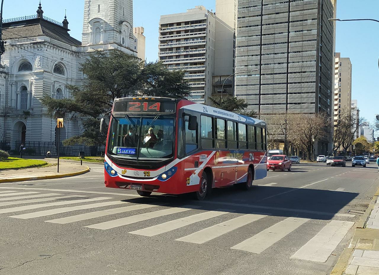DESDE MAÑANA, NO CIRCULARÁN COLECTIVOS EN LA PLATA, BERISSO Y ENSENADA