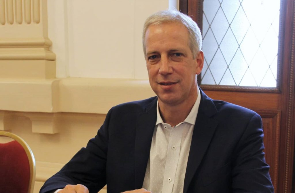 DIONISIO SCARPIN: “EL ESTADO NO TIENE BUENAS EXPERIENCIAS EN INTERVENCIONES DE EMPRESAS”