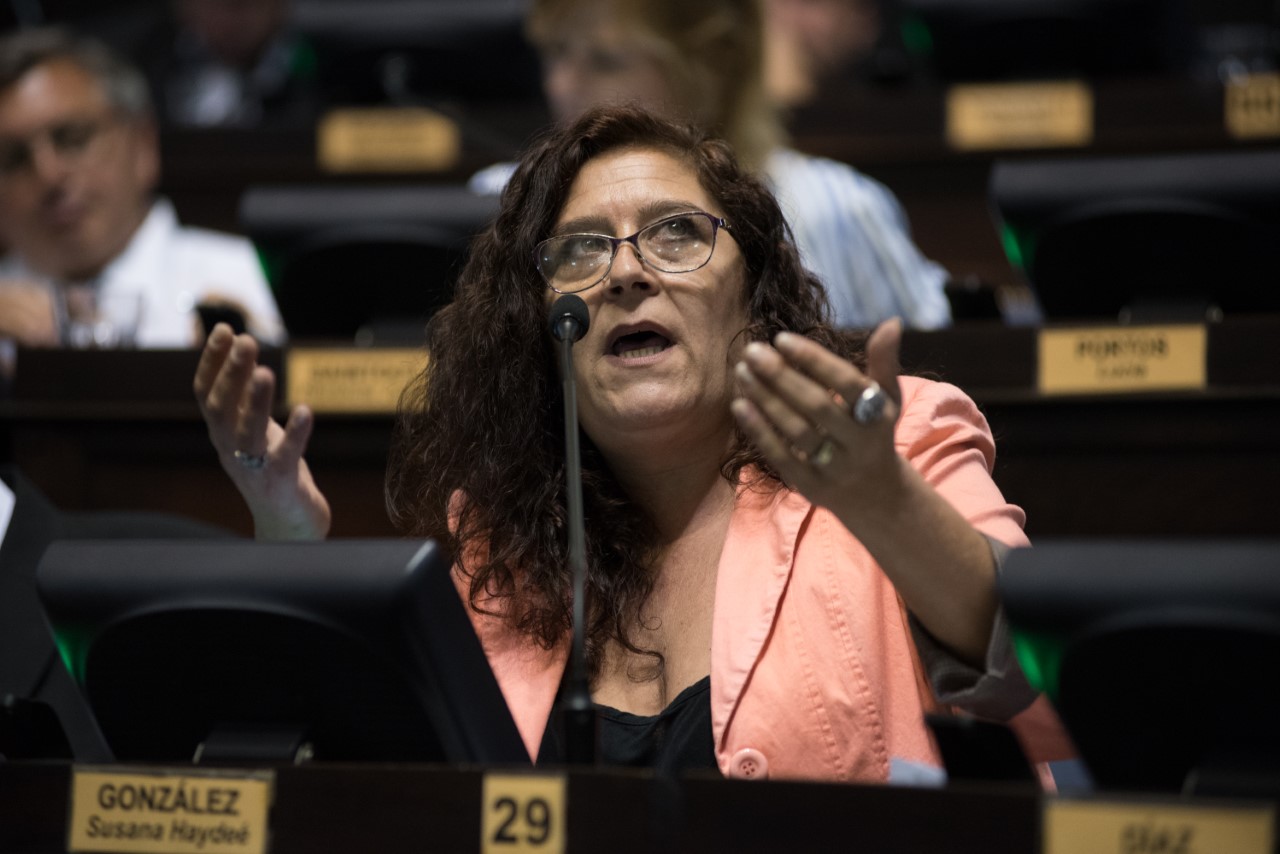 SUSANA GONZÁLEZ:"LA OPOSICIÓN EN LA PROVINCIA NO ES TAN CACHIVACHE"